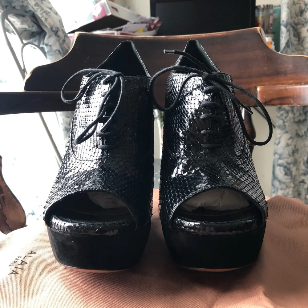 Alaia Cutout Python and Suede Wedge Booties 39 NEW